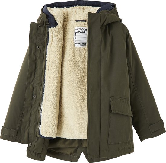 Groene parka open met capuchon en beige teddy voering.