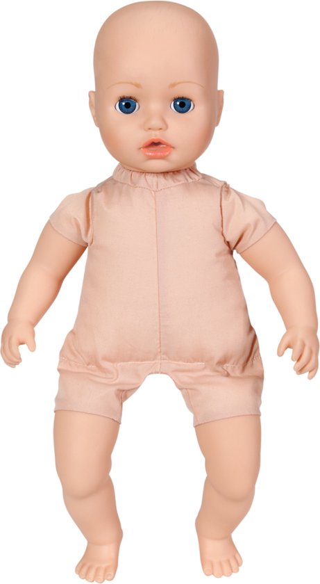 Baby pop zonder kleding, met blauwe ogen en open mond.