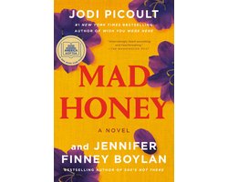 Omslag van Mad Honey: A GMA Book Club Pick