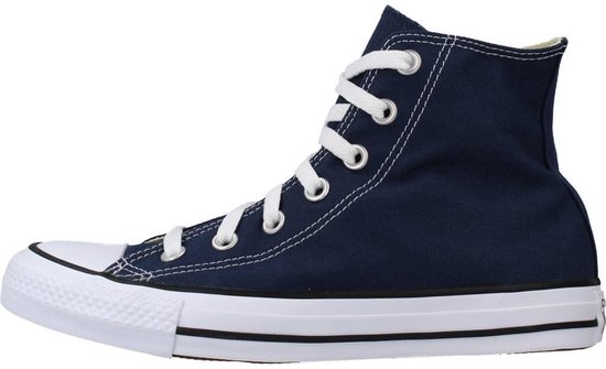 Navy Converse All Star hoge sneakers met witte veters.