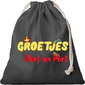 1x Groetjes van Sint en Piet cadeauzakje zwart met sluitkoord - katoenen / jute zak - Sinterklaas kadozak voor pakjesavond