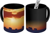 Magische Mok - Foto op Warmte Mokken - Koffiemok - Kudde olifanten tijdens zonsondergang - Magic Mok - Beker - 350 ML - Theemok