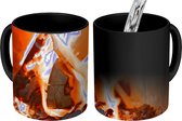 Magische Mok - Foto op Warmte Mok - Brandend hout in een open haard - 350 ML