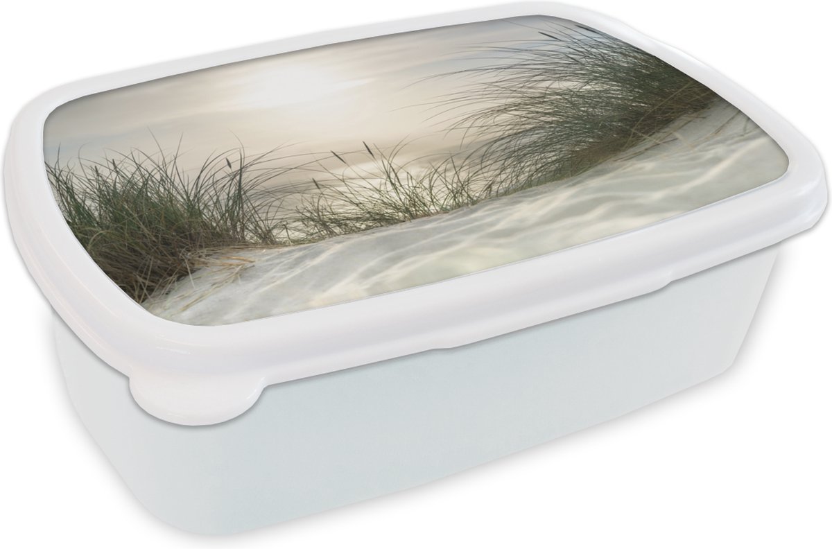 Broodtrommel Wit - Lunchbox - Brooddoos - Zand - Gras - Zon - 18x12x6 cm - Volwassenen