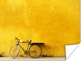 Un vélo sur fond jaune Poster 160x120 cm - Tirage photo sur Poster (décoration murale salon / chambre) XXL / Groot format!