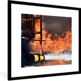 Fotolijst incl. Poster - Brandweer schiet schuim op vuur - 40x40 cm - Posterlijst