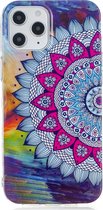 Apple iPhone 12 Hoesje - Mobigear - Mandala Serie - TPU Backcover - Meerkleurig - Hoesje Geschikt Voor Apple iPhone 12