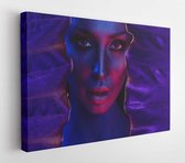 Onlinecanvas - Schilderij - Art Neon Portret Mooie Jonge Vrouw Met Make-up.- Art Horizontaal Horizontal - Multicolor - 80 X 60 Cm