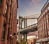 Doorkijk naar de Manhattan Bridge in New York - Fotobehang (in banen) - 250 x 260 cm