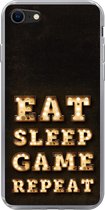 iPhone SE 2020 hoesje - Gaming - Games - Quotes - Spreuken - Eat sleep game repeat - Siliconen Telefoonhoesje
