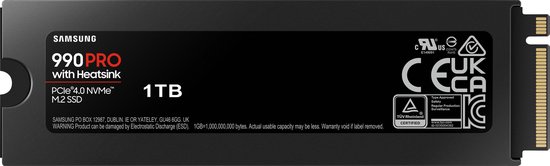 Samsung 990 PRO 1TB SSD met heatsink. Zwart met '990 PRO with Heatsink' en CE/UKCA-keurmerken.