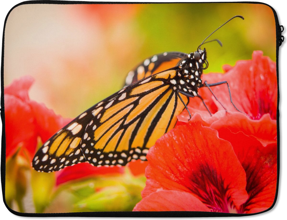 Laptophoes 17 inch - Bloemen - Vlinders - Monarch - Laptop sleeve - Binnenmaat 41x28 cm - Zwarte achterkant