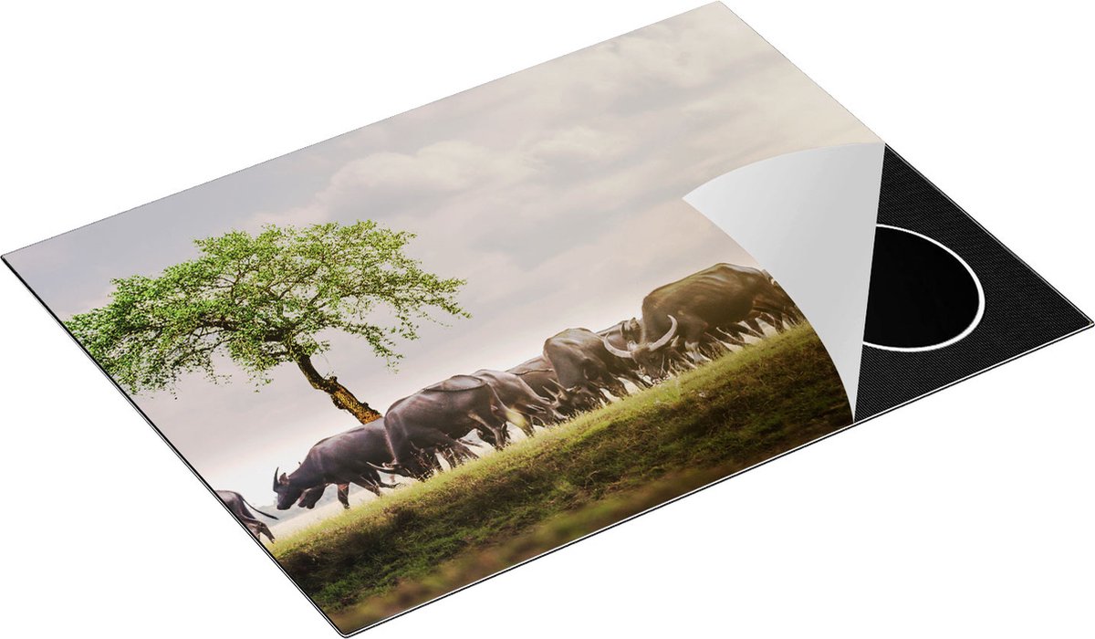 Chefcare Inductie Beschermer Kudde Buffels bij een Boom - 70x55 cm - Afdekplaat Inductie - Kookplaat Beschermer - Inductie Mat