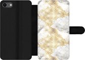 Bookcase Geschikt voor iPhone 8 telefoonhoesje - Goud - Marmer print - Patronen - Geometrie - Met vakjes - Wallet case met magneetsluiting