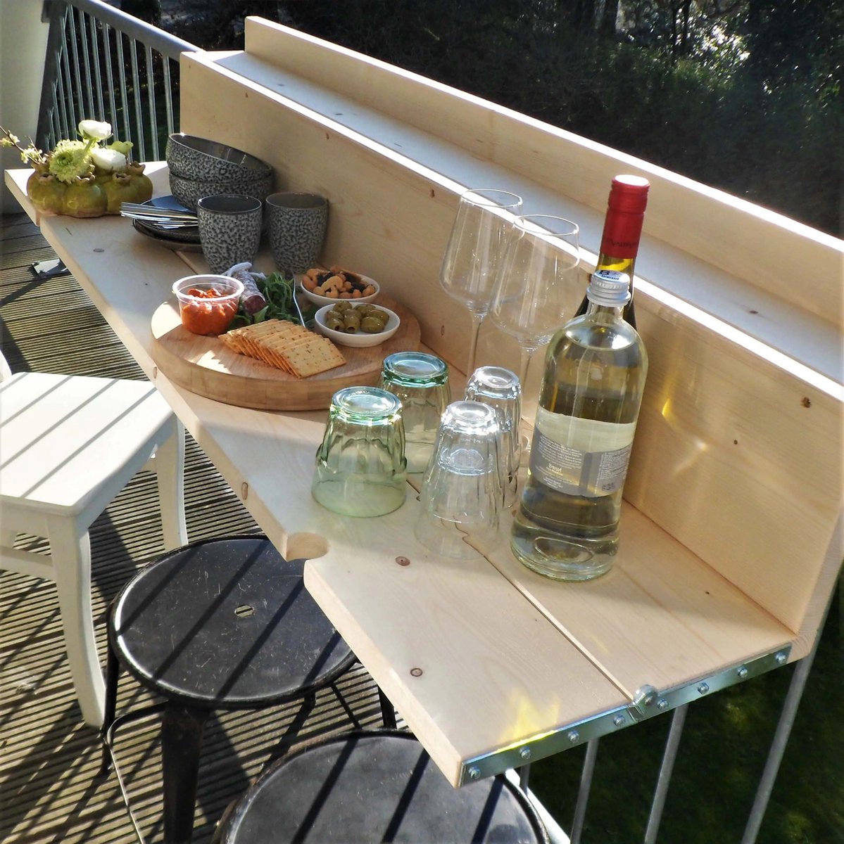 Bol.com GoudmetHout Inklapbare Balkontafel - Balkonbar - Balkon tafel - 145 cm - Hout - Transparant wash - Balkonreling 9-14 cm aanbieding
