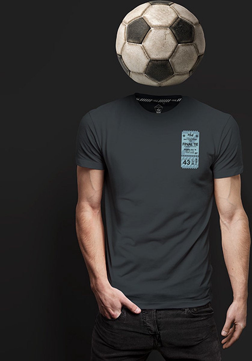 FC Kluif 'Voetbalticket' t-shirt - maat M / Medium - Heren lifestyle shirt - Voetbal fashion - Anthraciet / Blauw