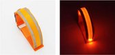LED lichtband Oranje - Lichtgevende band voor wandelen/fietsen/hardlopen - Lichtgevende band met reflectoren voor extra veiligheid in het donker - Inclusief Batterijen - Max. omtrek 33 cm