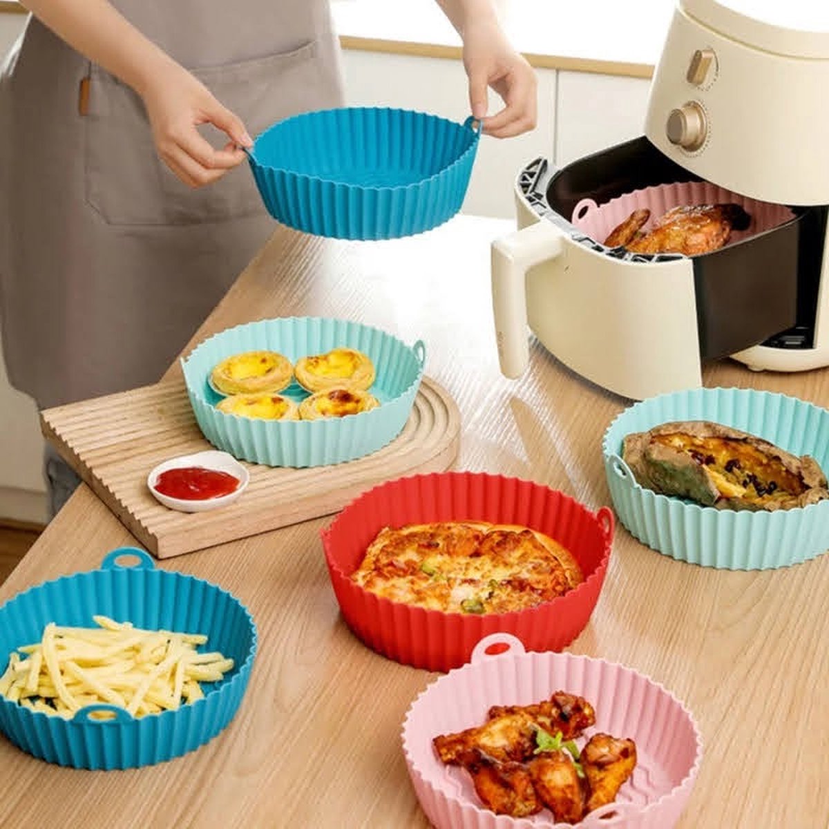 Airfryer Accesoires - Airfryer Siliconen Bakje - Airfryer Bakpapier Alternatief - Bakvorm Airfryer - Herbruikbaar - Set van 2 stuks - 20 cm - Roze - Groen — afbeelding 2