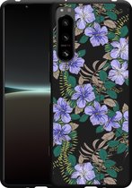 Sony Xperia 5 IV Hoesje Zwart Purple Flowers Designed by Cazy