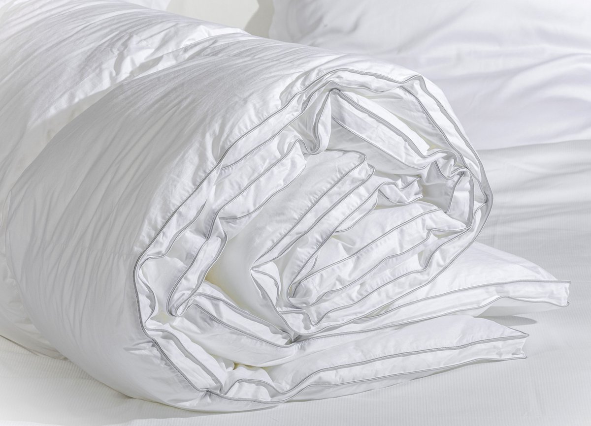 Van der Valk Dekbed Suite 4 seizoenen 140x200 bol