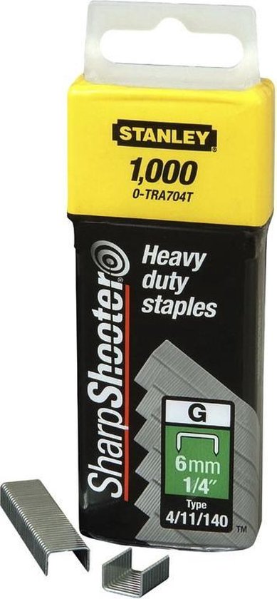 Verpakking met 1000 Stanley SharpShooter nietjes van 6mm type G, met losse nietjes ernaast.