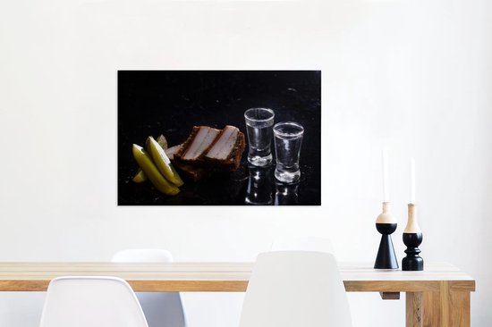 Canvas Schilderij Twee glaasjes Wodka op een zwarte achtergrond - 60x40 cm - Wanddecoratie - MuchoWow