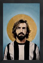 JUNIQE - Poster in houten lijst Football Icon - Andrea Pirlo -20x30