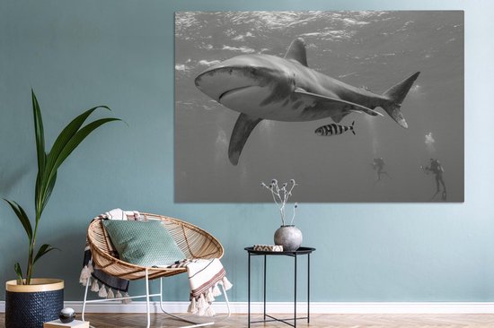 Tableau sur toile Deux plongeurs avec un requin - 150x100 cm - Décoration murale