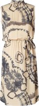 IVY BEAU Nyra Jurk - Sand/Multi-Colour - maat 36