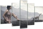 Glasschilderij Vrouw - Grijs - 170x100cm 5Luik - Foto Op Glas - Geen Acrylglas Schilderij - 6000+ Glasschilderijen Collectie - Wanddecoratie