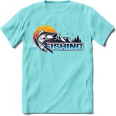 Fishing - Vissen T-Shirt | Grappig Verjaardag Vis Hobby Cadeau Shirt | Dames - Heren - Unisex | Tshirt Hengelsport Kleding Kado - Licht Blauw - M