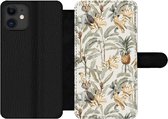 Bookcase Geschikt voor iPhone 11 telefoonhoesje - Bloem - Ananas - Tropisch - Met vakjes - Wallet case met magneetsluiting