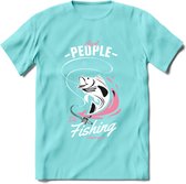 Cool People Do Fishing - Vissen T-Shirt | Roze | Grappig Verjaardag Vis Hobby Cadeau Shirt | Dames - Heren - Unisex | Tshirt Hengelsport Kleding Kado - Licht Blauw - M