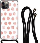 Telefoonkoord - Telefoonketting - Hoesje met koord Geschikt voor iPhone 13 Pro Max - Stippen - Roze - Wit - Siliconen - Crossbody - Telefoonhoesje met koord