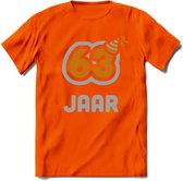 63 Jaar Feest T-Shirt | Goud - Zilver | Grappig Verjaardag Cadeau Shirt | Dames - Heren - Unisex | Tshirt Kleding Kado | - Oranje - XL