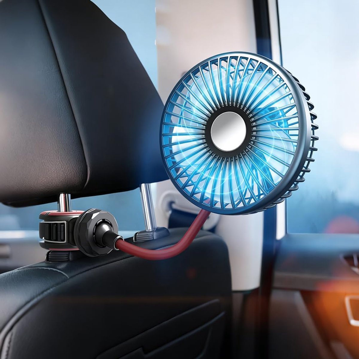 Autoventilator speciaal voor de achterbank, met USB-aansluiting, drie ventilatorsnelheden, 360° draaibaar, voeding via USB-sigarettenaansteker, kan op de achterbank of het dashboard worden gemonteerd.