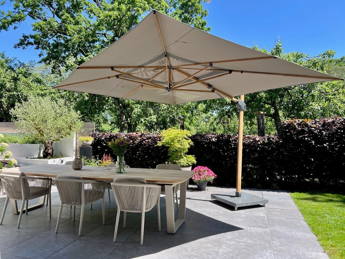 4 Seasons Outdoor Hacienda cantilever parasol 300 x 400 cm - wood-look frame