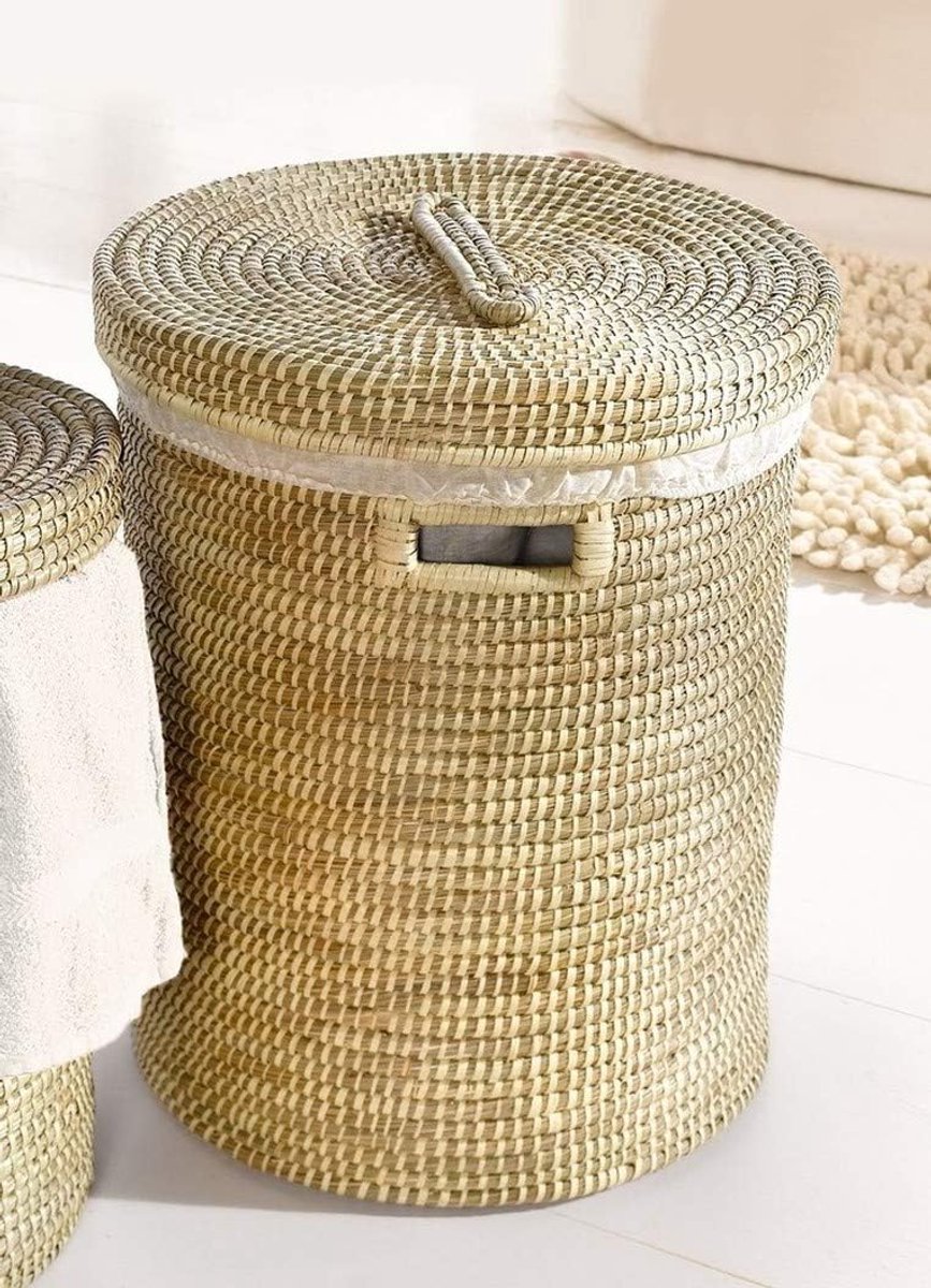 Grote wasmand van zeegras, met deksel en uitneembare textielvoering.
