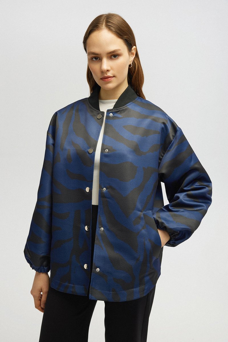 Touché Privé - Satijnen bomberjack met print - Marine - Dames