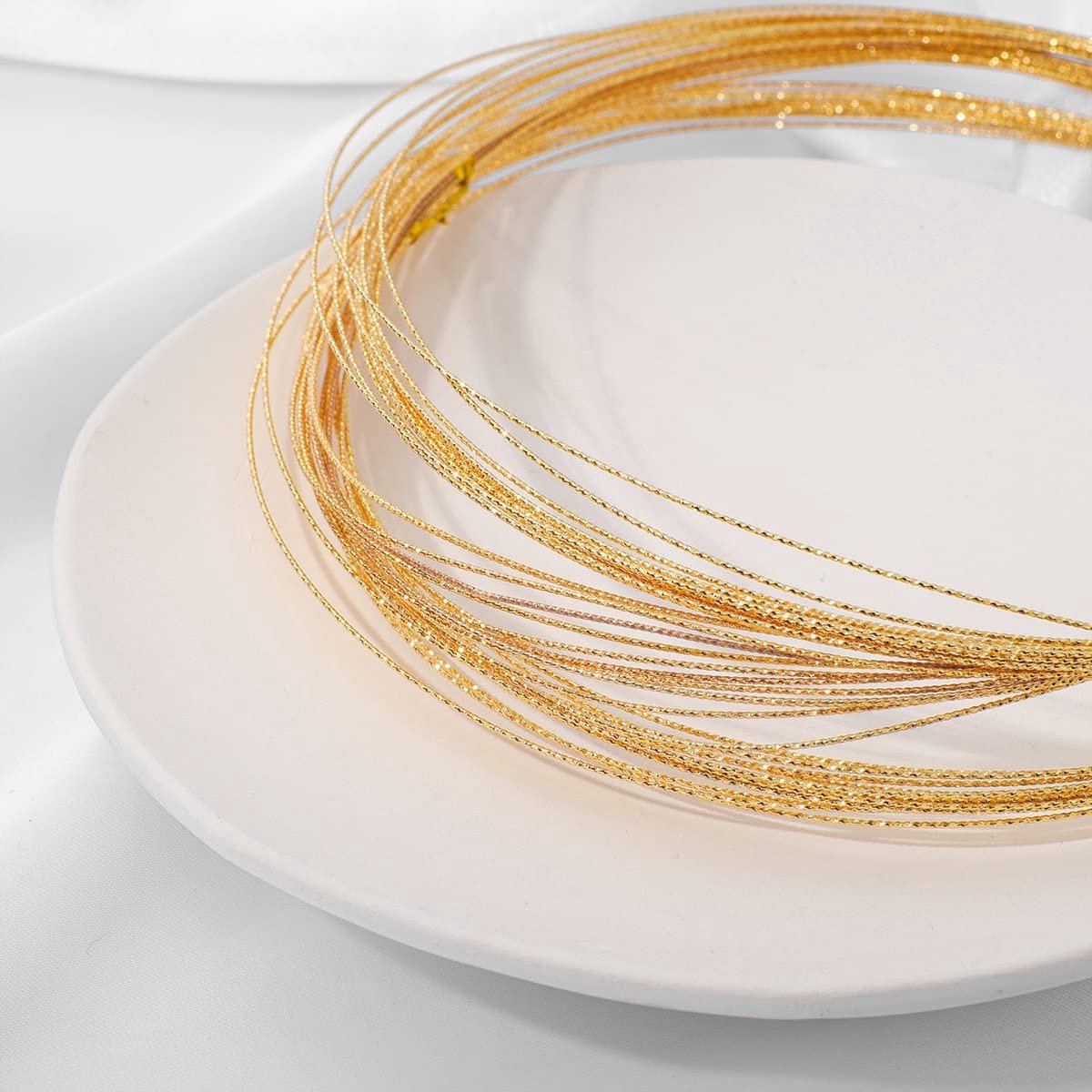 Dunne Kralendraad voor het Maken van Sieraden - Ideaal voor Armbanden, Oorbellen en Kettingen - Goudkleurig, 5m x 1mm