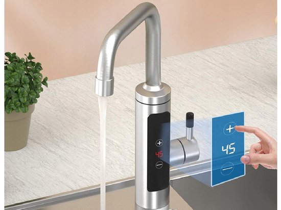 RVS kraan met digitaal display met temperatuur 45 graden, kraan met een gebogen uitloop.