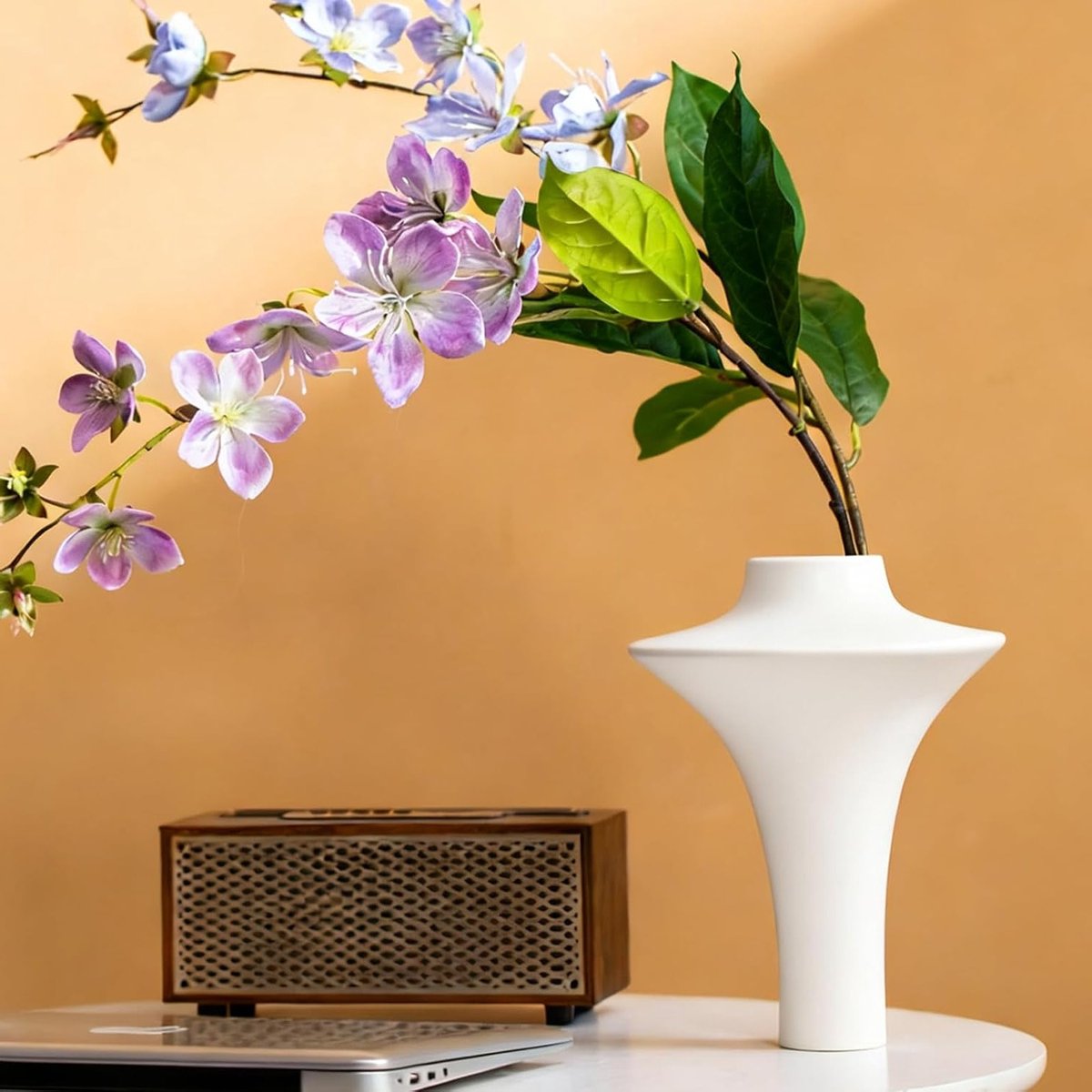 Moderne Witte Keramische Vaasje voor Scandinavische Decoratie, Aesthetic Boho Bloemvaas voor Thuis, Woonkamer, Kantoor en Boerderij Decoratie