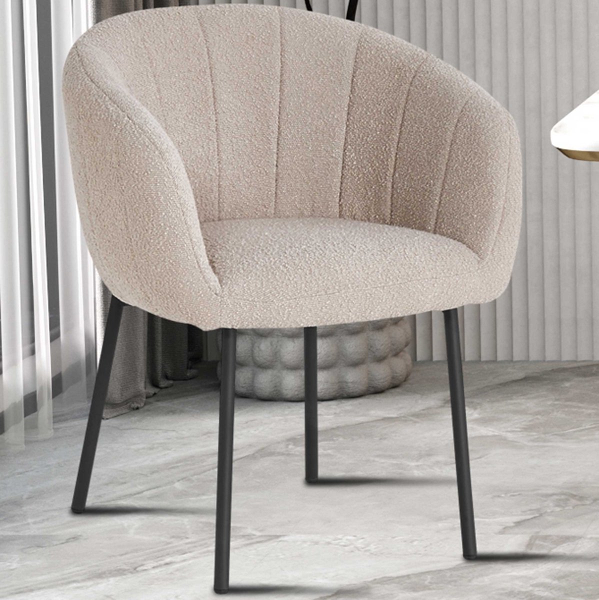 Stoel Sevilla Bouclé Zand | Metalen Poten H-H 79 x B-L 57 x D-P 62 cm