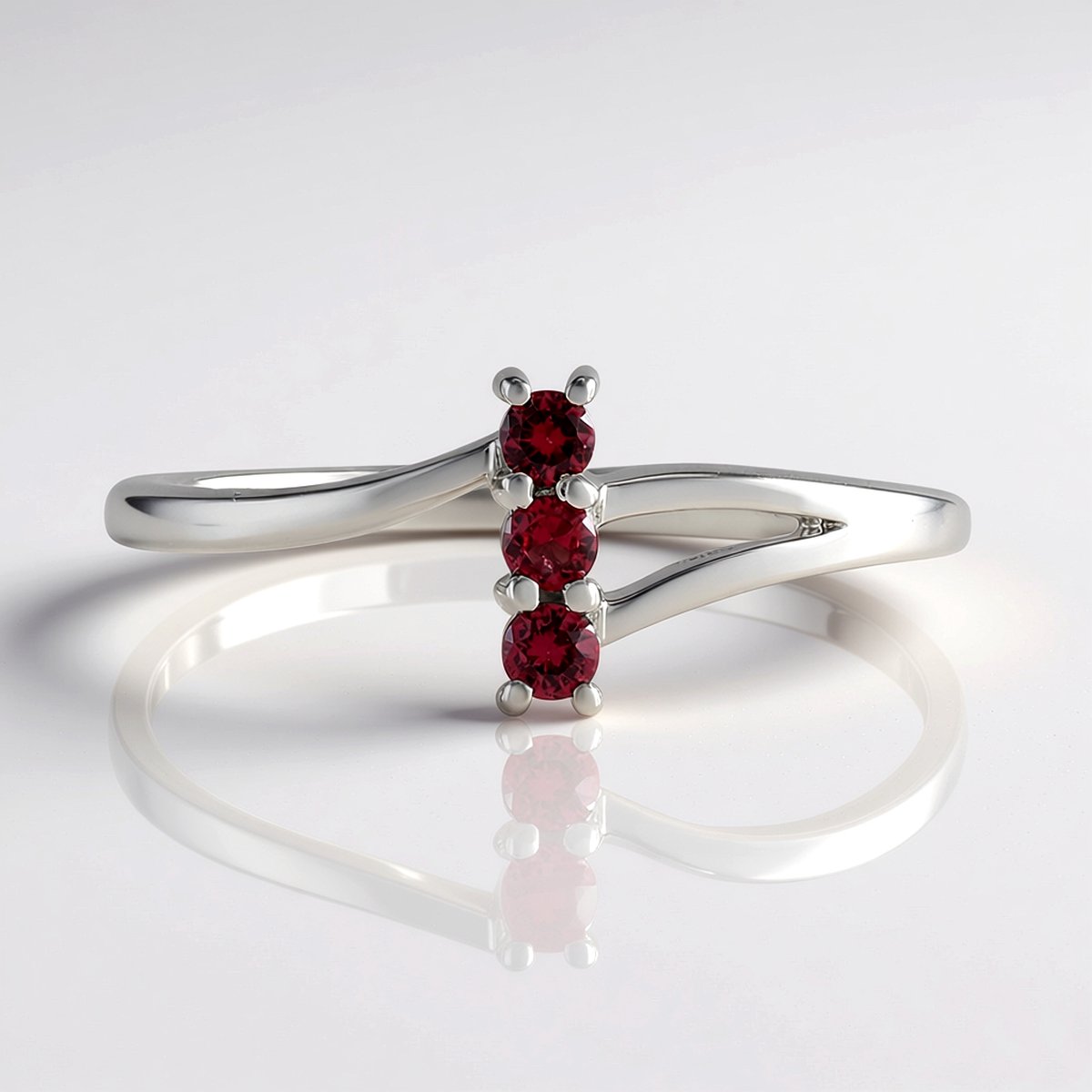 Cavill - Zilveren ring - 925 Sterling zilver geplatineerd - 3x rode spinel uit Tanzania 0,133 ct - Elegante damesring rond geslepen edelstenen