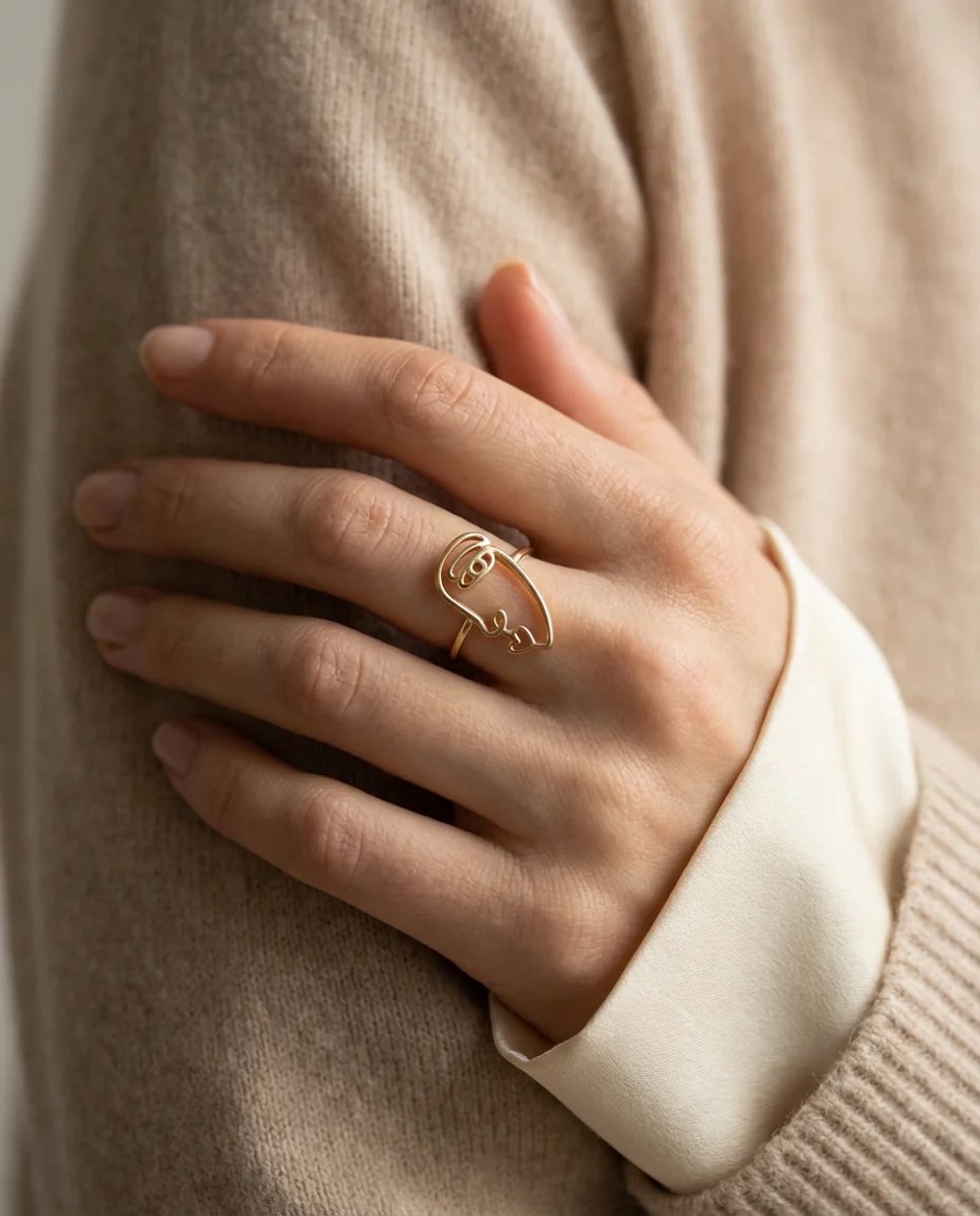 Dorvina Messing Dames Ring Goudkleurig Picasso Tarzi Tek Cizgi Yuz Verstelbaar Model