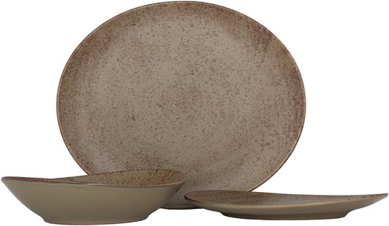 Drie aardewerken serviesstukken: een grote platte schaal, een kleine kom en een kleine schotel in bruinbeige.