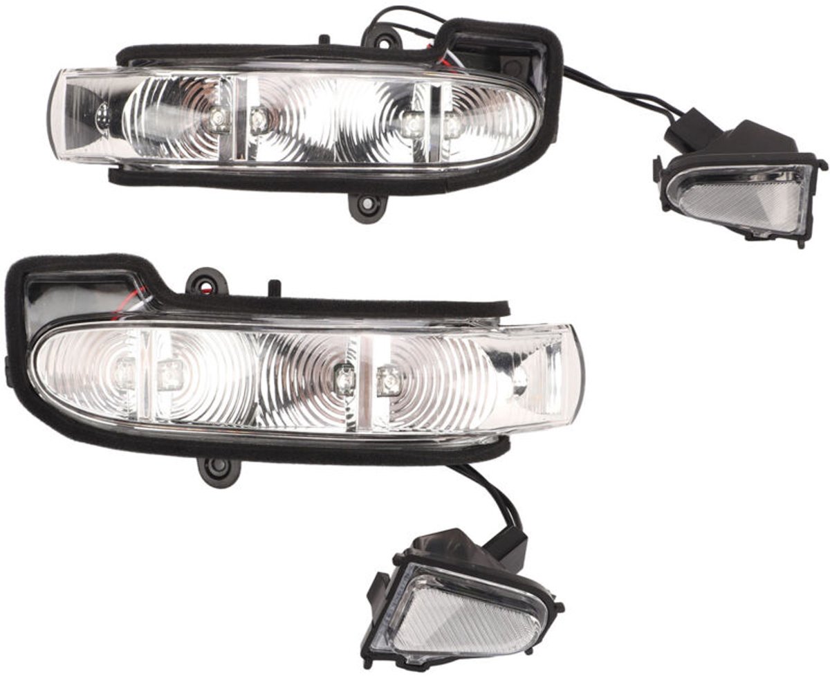 Een set LED-richtingaanwijzers voor de zijspiegels (onderdeelnummer 2038201321), geschikt voor de LED-richtingaanwijzersets voor de zijspiegels van Mercedes-Benz W463, W211 en E320.