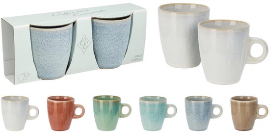 Doos met zes mokken, twee in blauw en twee in wit.