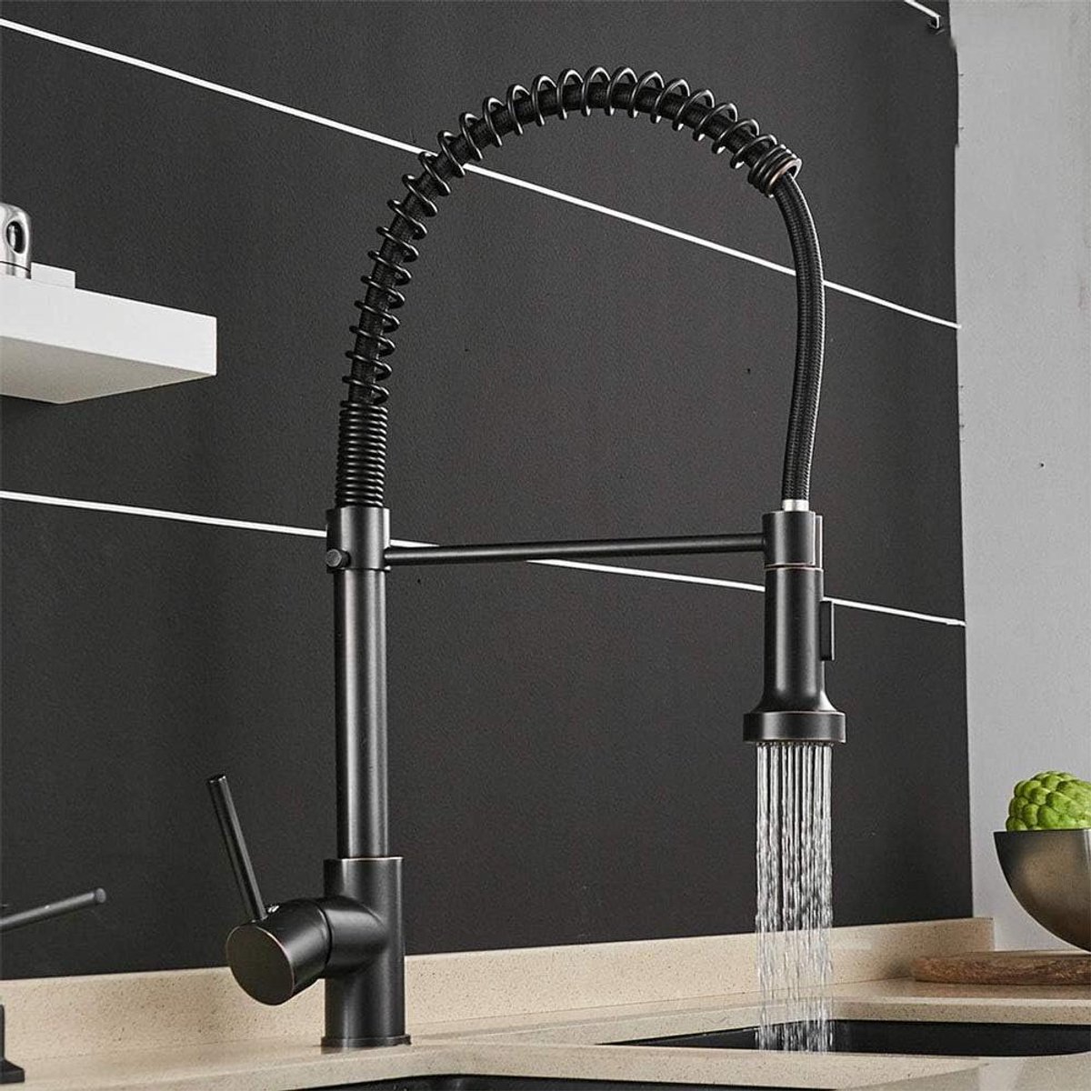 Keukenkraan Zwart Brons - Mengkraan Gootsteen - Schoonmaken Keuken - Veer Sproeiarm - Eéng