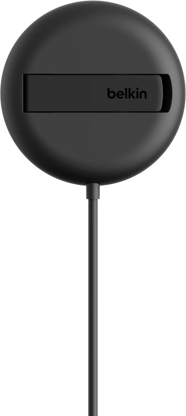 Zwarte Belkin magnetische draadloze oplader met kabel.